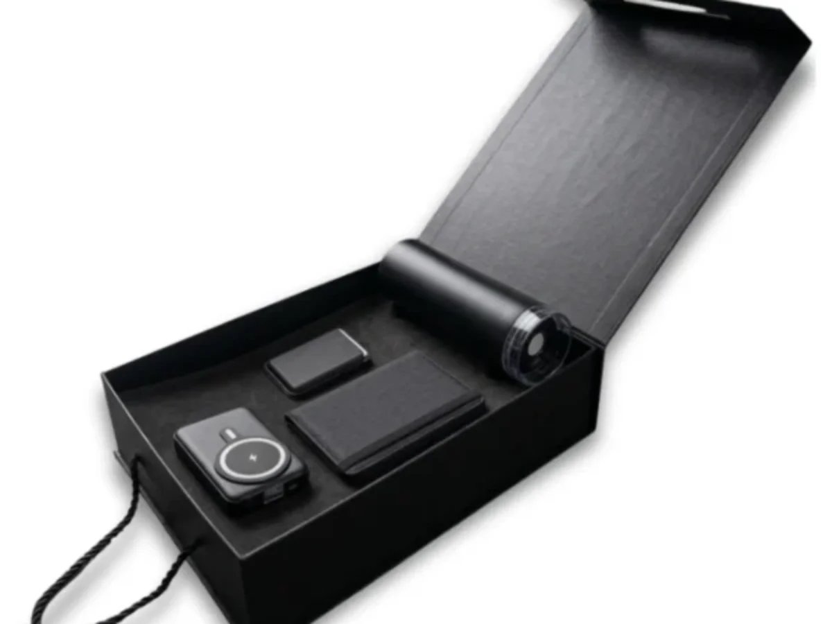 Executive 4-Piece Smart Travel & Tech Gift Set – Black Edition